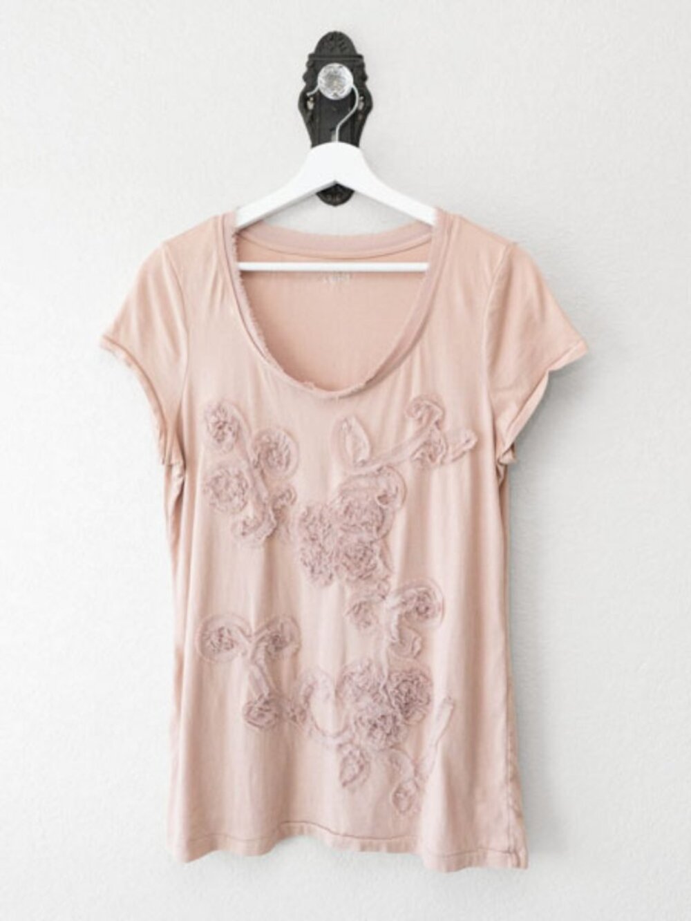 LOFT Blush Pink Floral Applique Top Large Scoop Neck Soft Feminine Romantic
